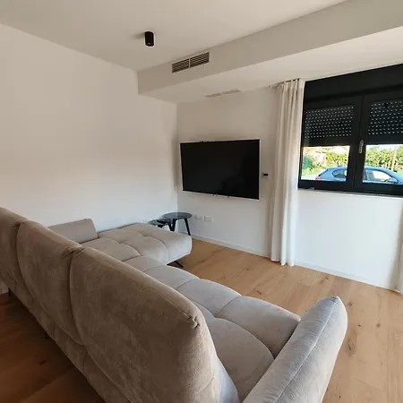 Gt4 Azur * Privlaka (Zadar)